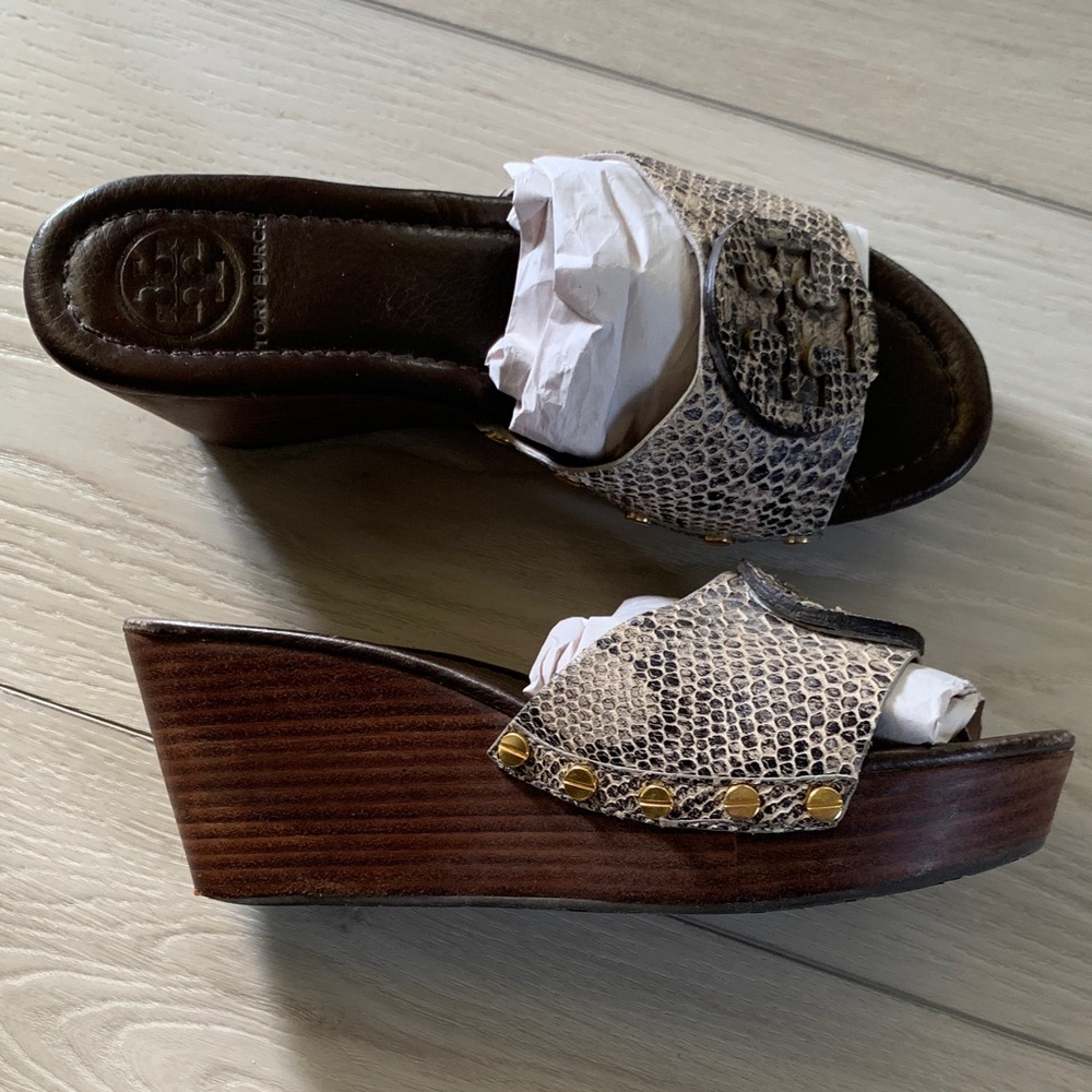 Tory Burch Textured Cream and Brown Mules - Picture 2 of 4